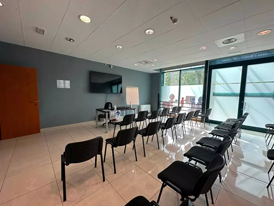 Immagine 11 di Ufficio in vendita  in Ippolito Nievo a Torino