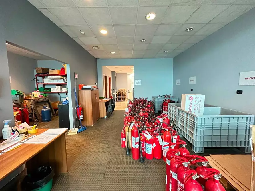 Immagine 15 di Ufficio in vendita  in Ippolito Nievo a Torino