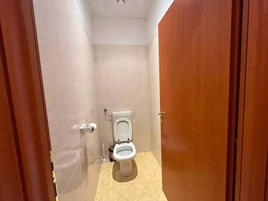 Immagine 20 di Ufficio in vendita  in Ippolito Nievo a Torino