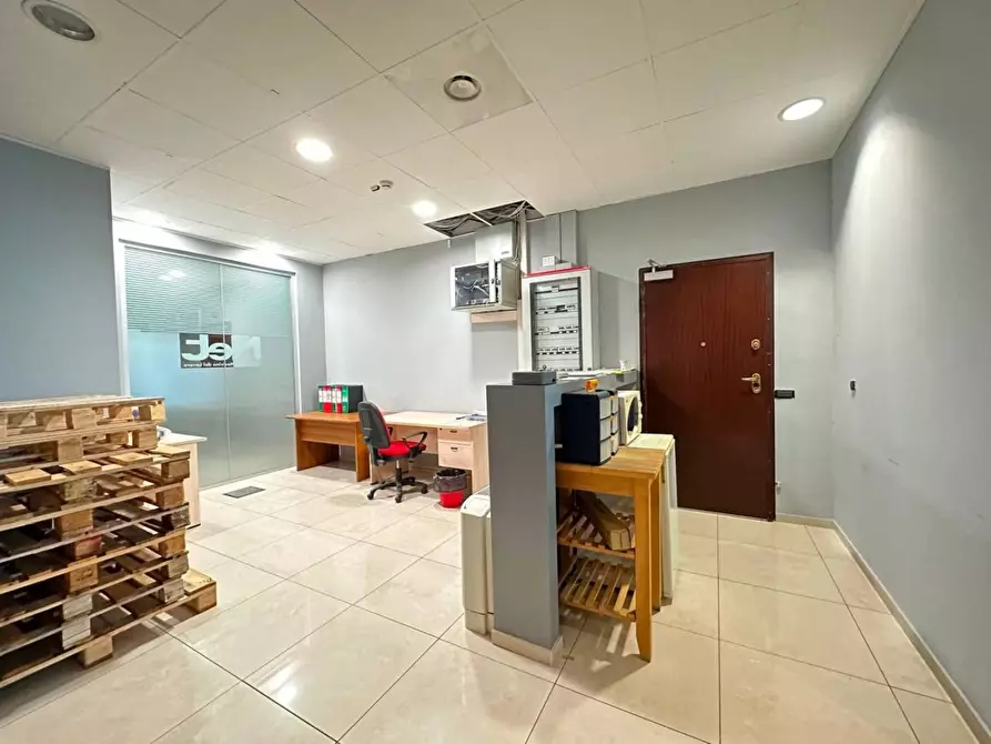 Immagine 22 di Ufficio in vendita  in Ippolito Nievo a Torino