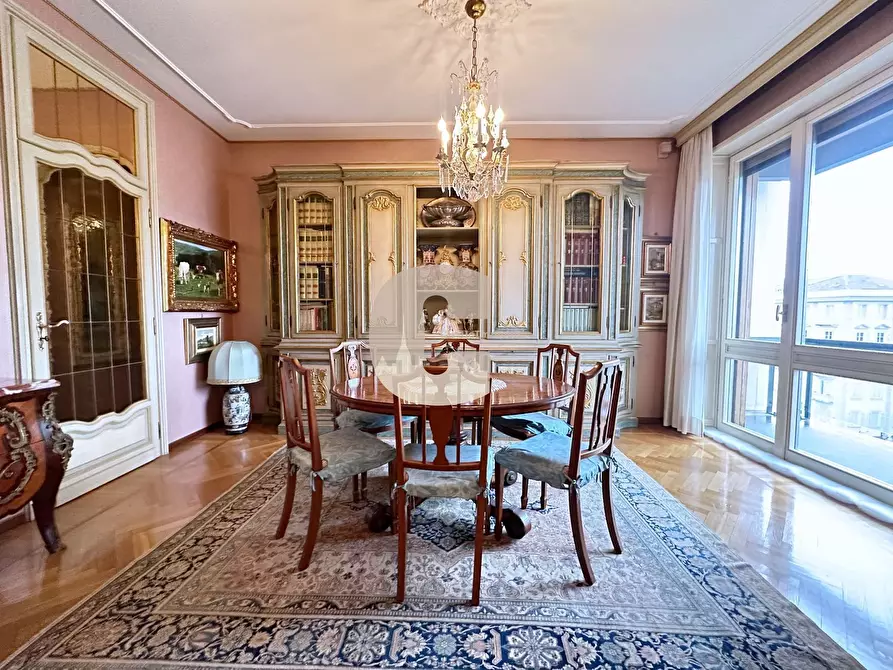 Immagine 2 di Appartamento in vendita  in re umberto a Torino