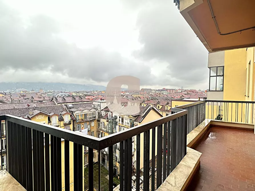 Immagine 6 di Appartamento in vendita  in re umberto a Torino