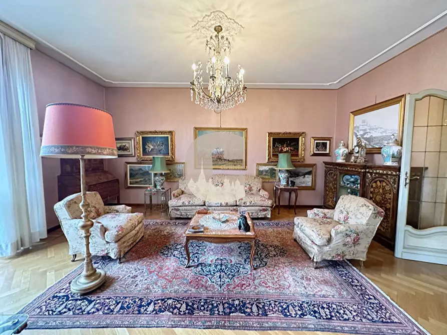 Immagine 17 di Appartamento in vendita  in re umberto a Torino