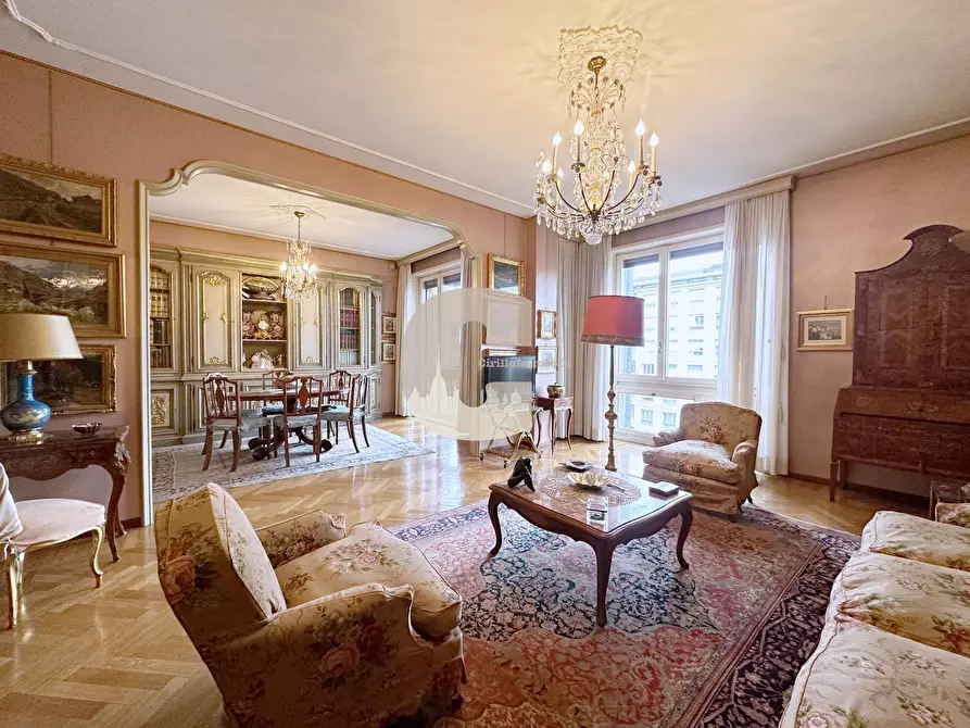 Immagine 16 di Appartamento in vendita  in re umberto a Torino