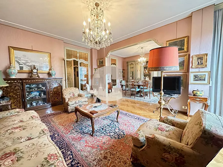 Immagine 18 di Appartamento in vendita  in re umberto a Torino