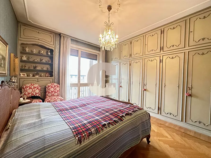 Immagine 25 di Appartamento in vendita  in re umberto a Torino