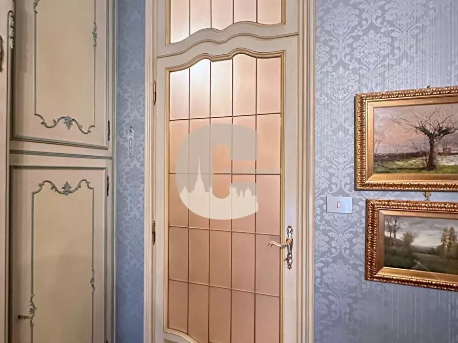 Immagine 29 di Appartamento in vendita  in re umberto a Torino