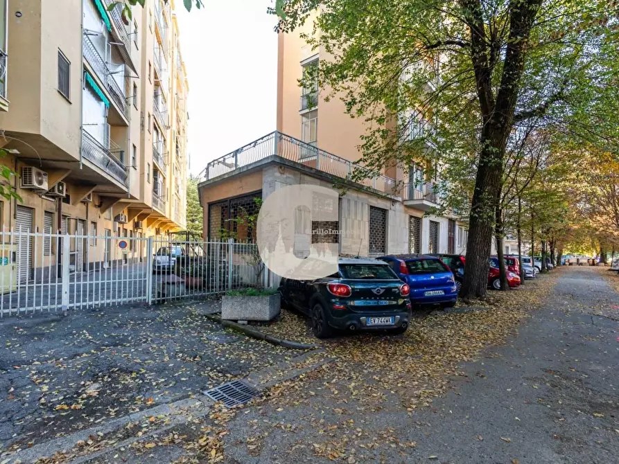 Immagine 2 di Locale commerciale in vendita  in della Solidarietà a Nichelino