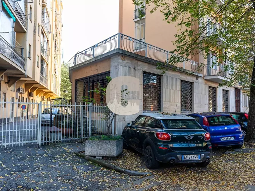 Immagine 3 di Locale commerciale in vendita  in della Solidarietà a Nichelino