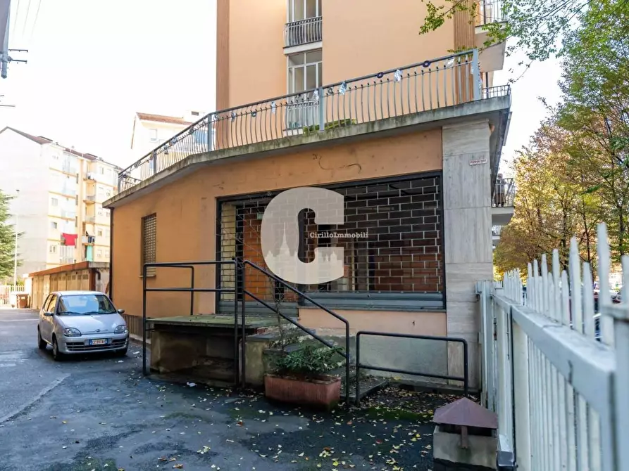 Immagine 4 di Locale commerciale in vendita  in della Solidarietà a Nichelino