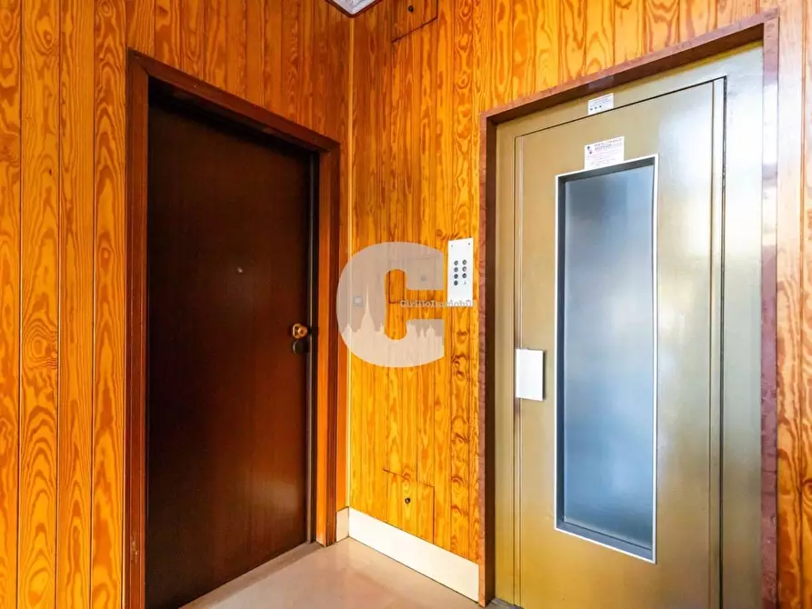 Immagine 5 di Locale commerciale in vendita  in della Solidarietà a Nichelino