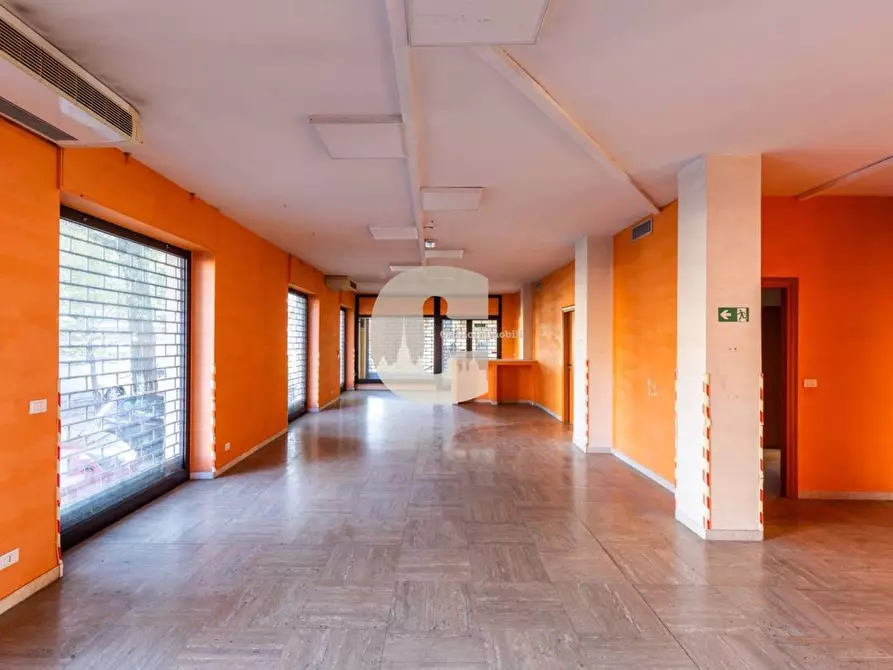 Immagine 10 di Locale commerciale in vendita  in della Solidarietà a Nichelino