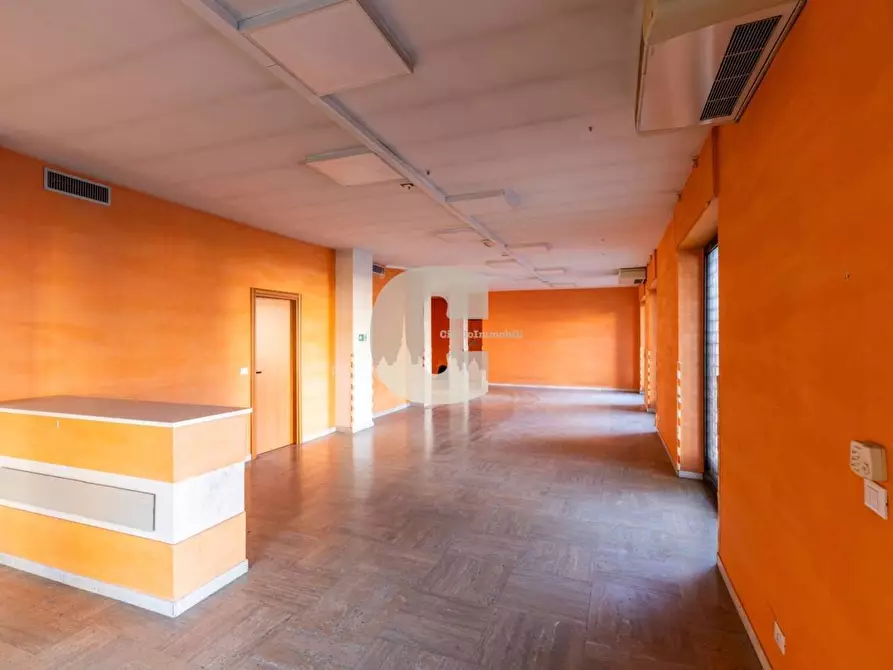 Immagine 14 di Locale commerciale in vendita  in della Solidarietà a Nichelino