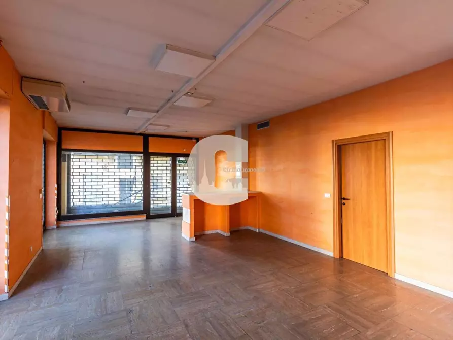 Immagine 15 di Locale commerciale in vendita  in della Solidarietà a Nichelino