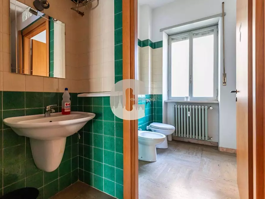 Immagine 30 di Locale commerciale in vendita  in della Solidarietà a Nichelino