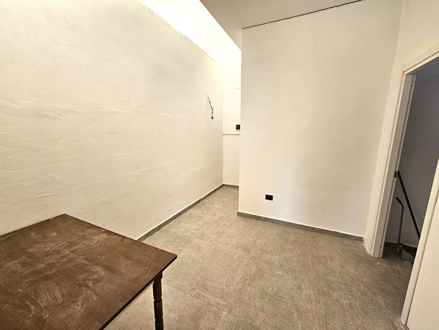 Immagine 4 di Ufficio in vendita  in Via Verbano a Paruzzaro