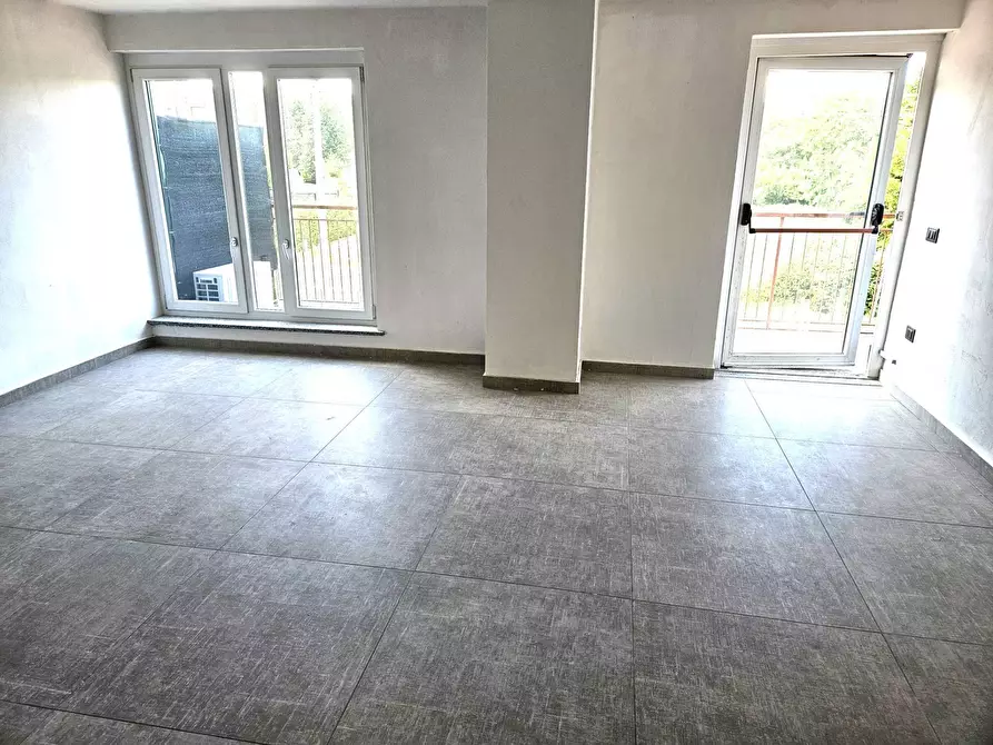 Immagine 8 di Ufficio in vendita  in Via Verbano a Paruzzaro