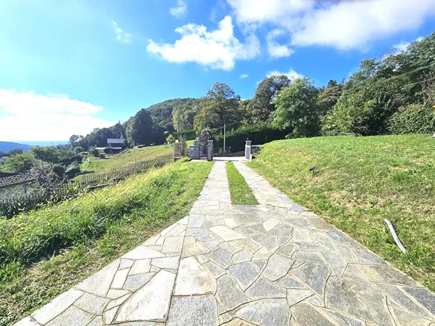 Immagine 24 di Casa bifamiliare in vendita  in Via Case Sparse a Nebbiuno