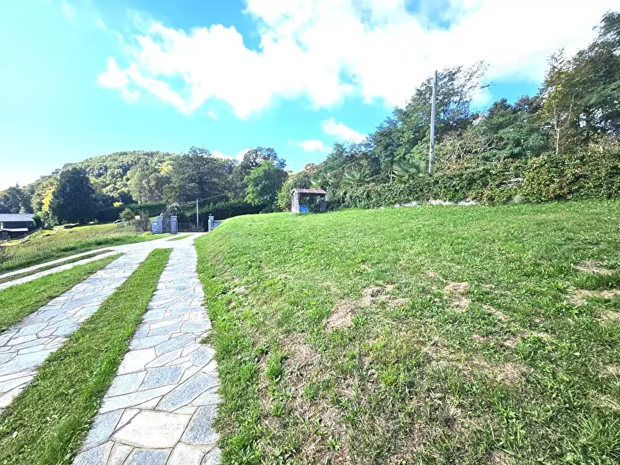 Immagine 25 di Casa bifamiliare in vendita  in Via Case Sparse a Nebbiuno