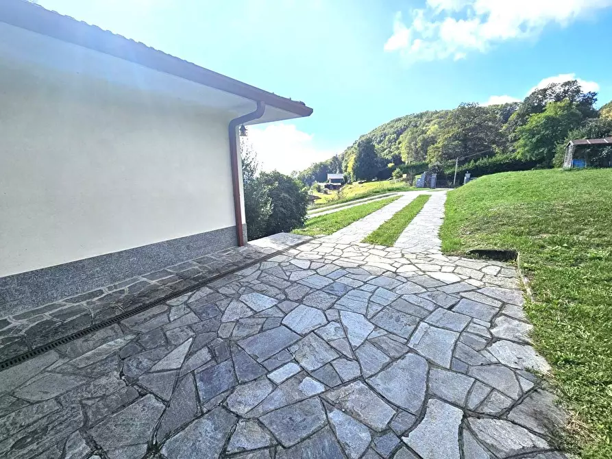 Immagine 21 di Casa bifamiliare in vendita  in Via Case Sparse a Nebbiuno