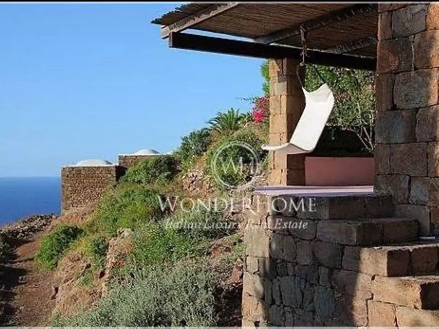 Immagine 1 di Casa indipendente in vendita  in Dietro Isola a Pantelleria