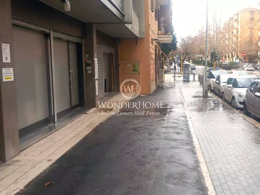 Immagine 1 di Locale commerciale in affitto  in Calpurnio Fiamma a Roma