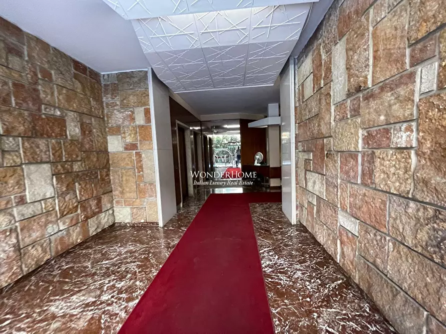 Immagine 21 di Appartamento in vendita  in dei Gandolfi a Roma