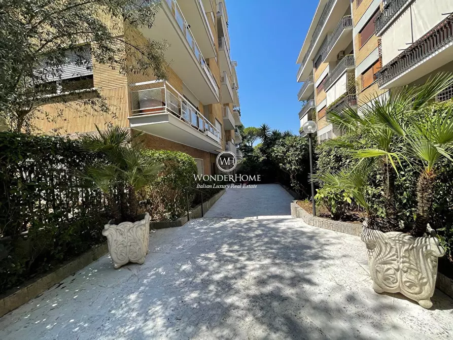 Immagine 22 di Appartamento in vendita  in dei Gandolfi a Roma