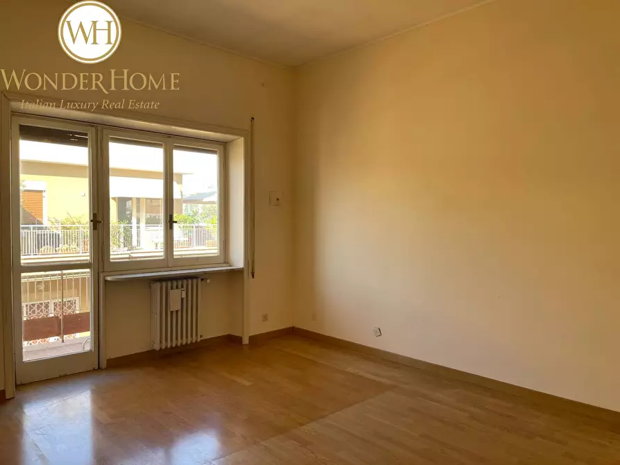 Immagine 4 di Appartamento in vendita  in Via Ugo De Carolis a Roma