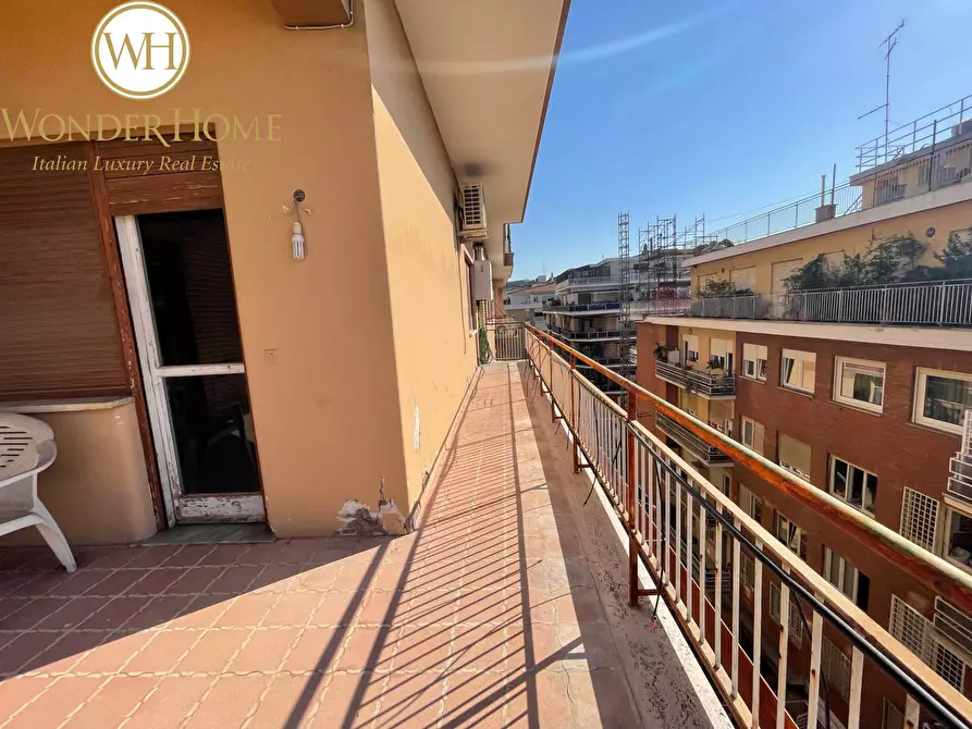 Immagine 6 di Appartamento in vendita  in Via Ugo De Carolis a Roma