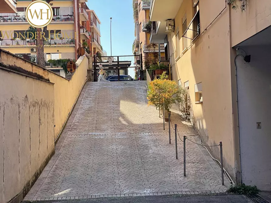 Immagine 10 di Appartamento in vendita  in Via Ugo De Carolis a Roma