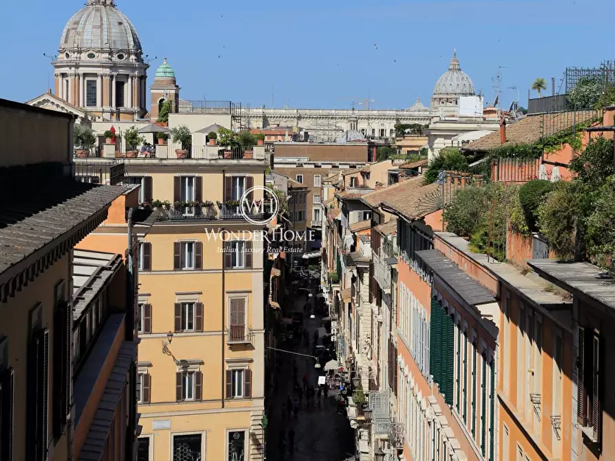 Immagine 1 di Appartamento in vendita  in Via Del Corso a Roma