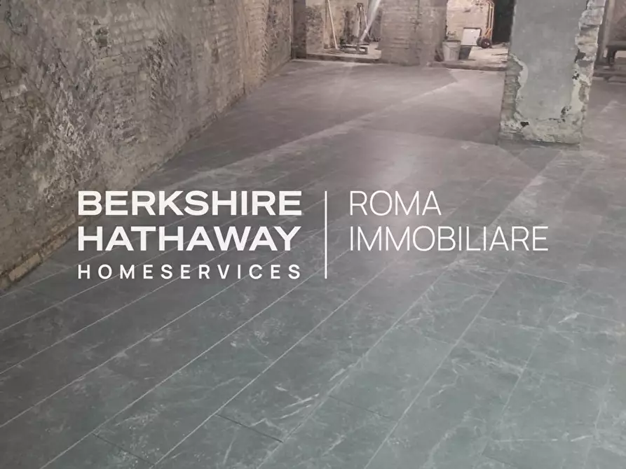 Immagine 21 di Locale commerciale in affitto  in Po a Roma