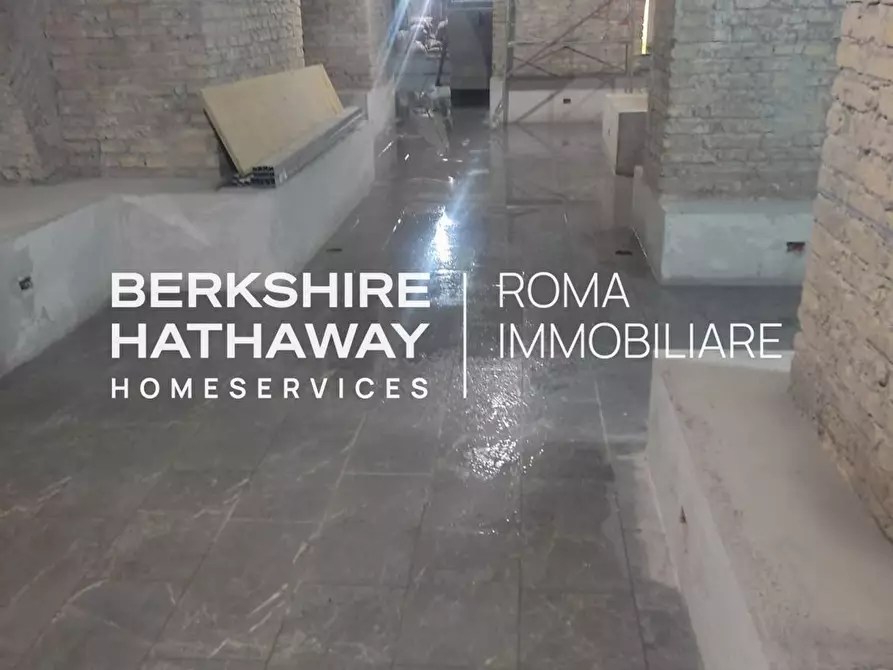 Immagine 23 di Locale commerciale in affitto  in Po a Roma