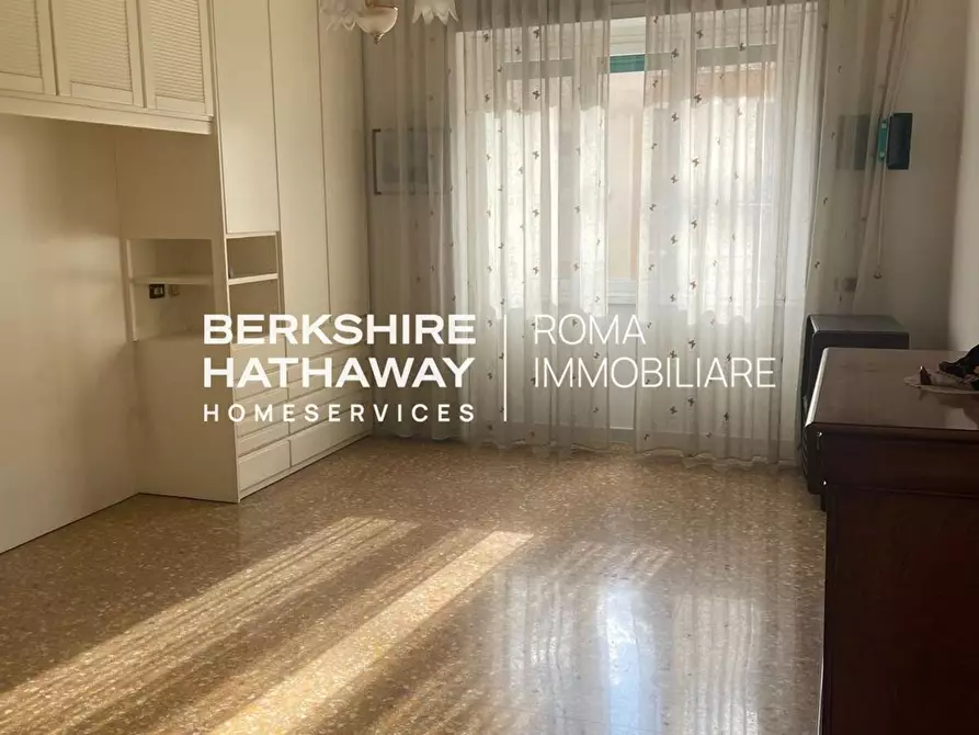 Immagine 24 di Appartamento in vendita  in Ugo Balzani a Roma