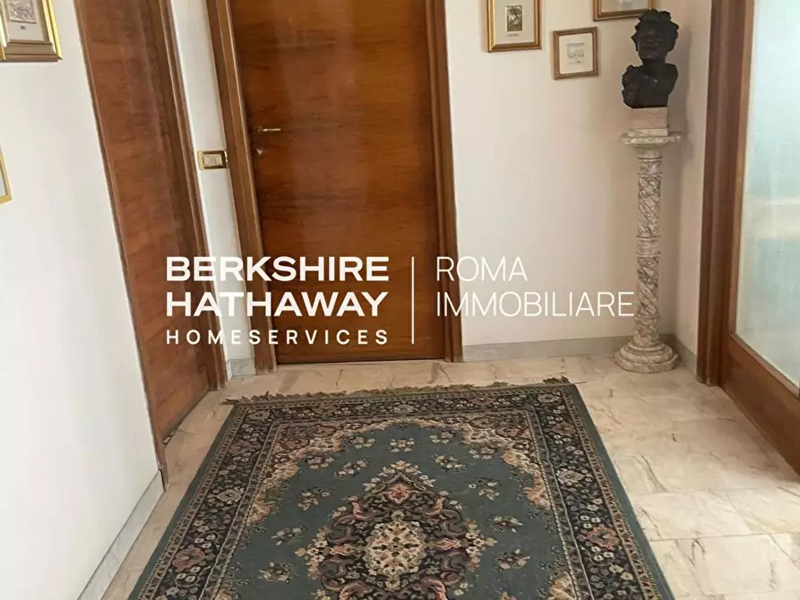 Immagine 27 di Appartamento in vendita  in Ugo Balzani a Roma