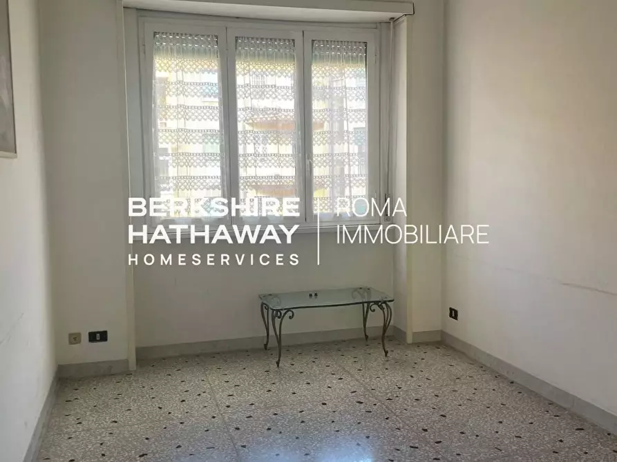 Immagine 28 di Appartamento in vendita  in Ugo Balzani a Roma