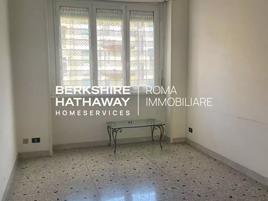 Immagine 29 di Appartamento in vendita  in Ugo Balzani a Roma