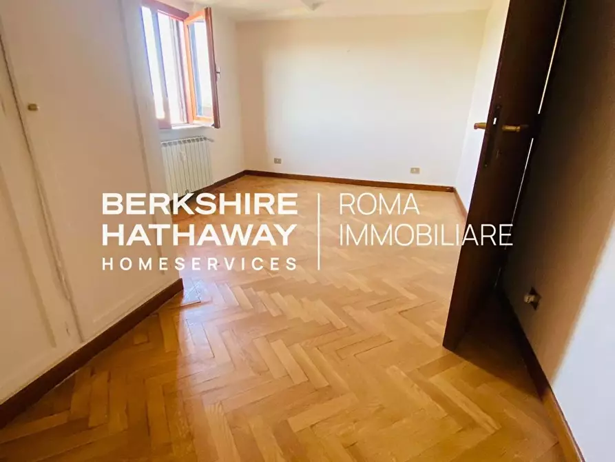 Immagine 30 di Attico in vendita  in delle Sette Chiese a Roma