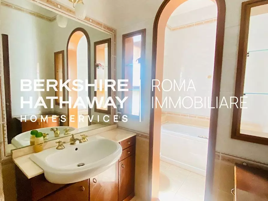 Immagine 26 di Attico in vendita  in delle Sette Chiese a Roma