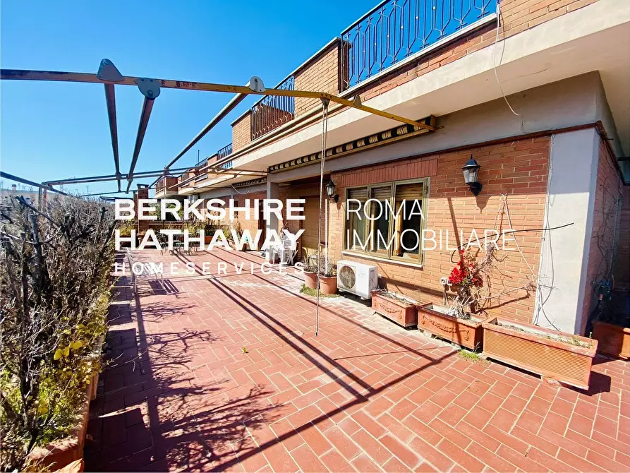 Immagine 29 di Attico in vendita  in delle Sette Chiese a Roma