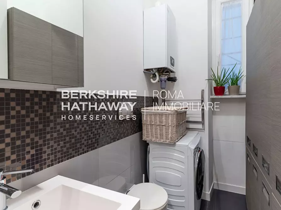 Immagine 22 di Appartamento in vendita  in Vaticano a Roma