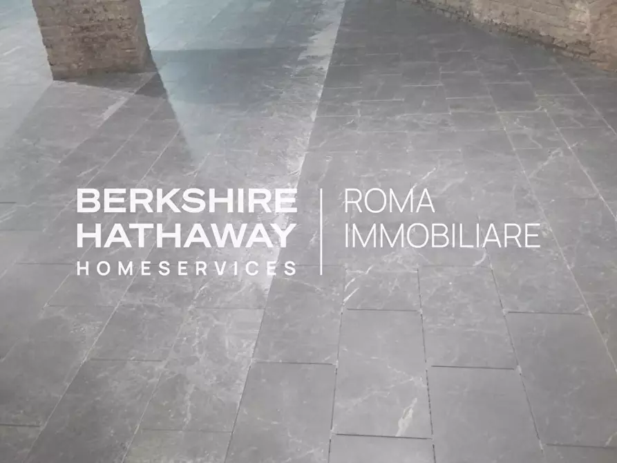 Immagine 20 di Locale commerciale in vendita  in Po a Roma