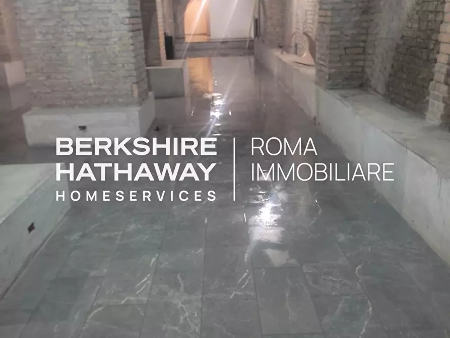 Immagine 24 di Locale commerciale in vendita  in Po a Roma