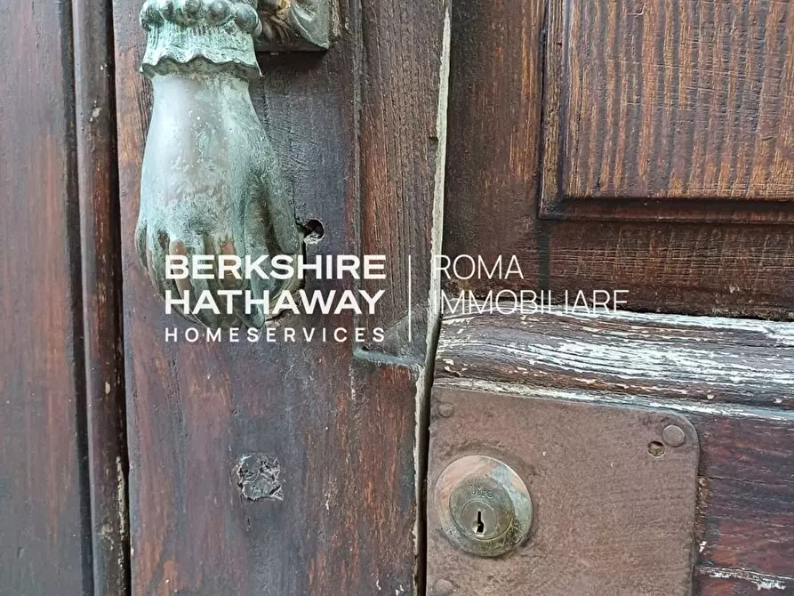 Immagine 8 di Palazzo in vendita  in dei Mille a Rutino