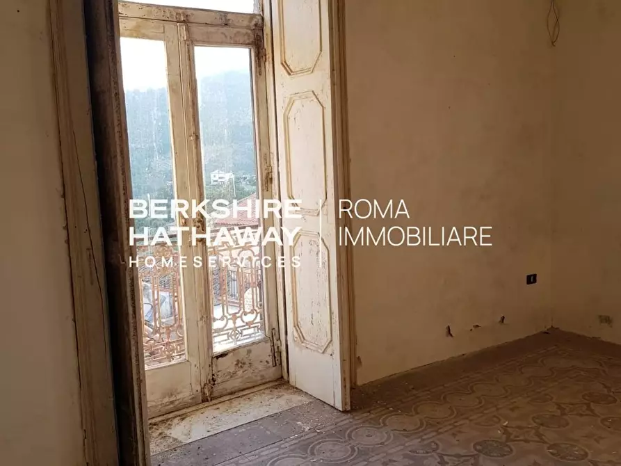 Immagine 9 di Palazzo in vendita  in dei Mille a Rutino
