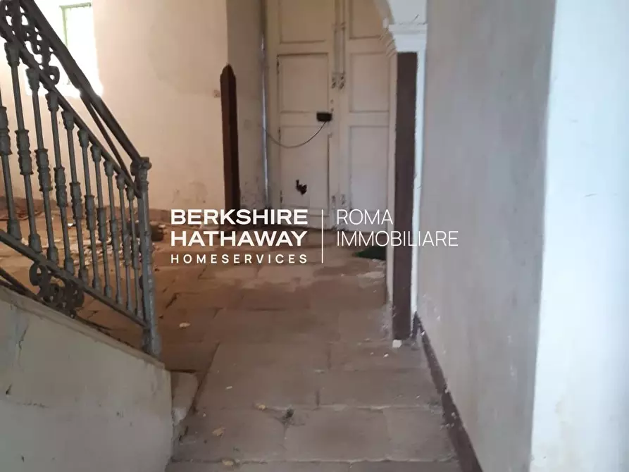 Immagine 10 di Palazzo in vendita  in dei Mille a Rutino