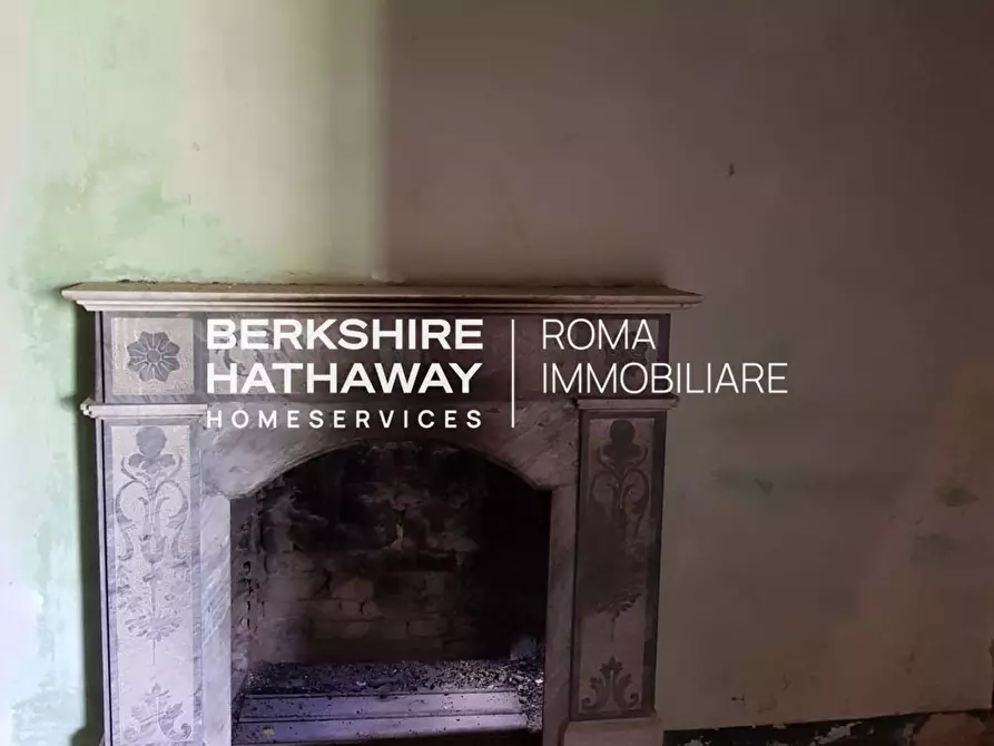 Immagine 12 di Palazzo in vendita  in dei Mille a Rutino