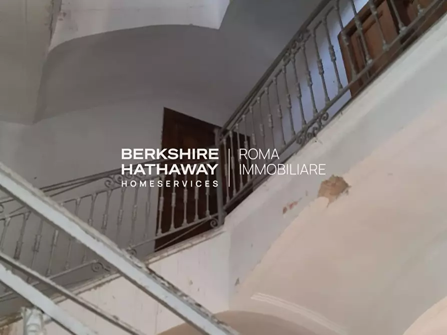 Immagine 15 di Palazzo in vendita  in dei Mille a Rutino