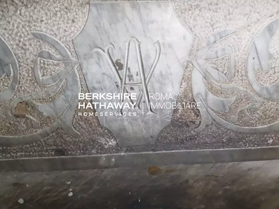 Immagine 19 di Palazzo in vendita  in dei Mille a Rutino